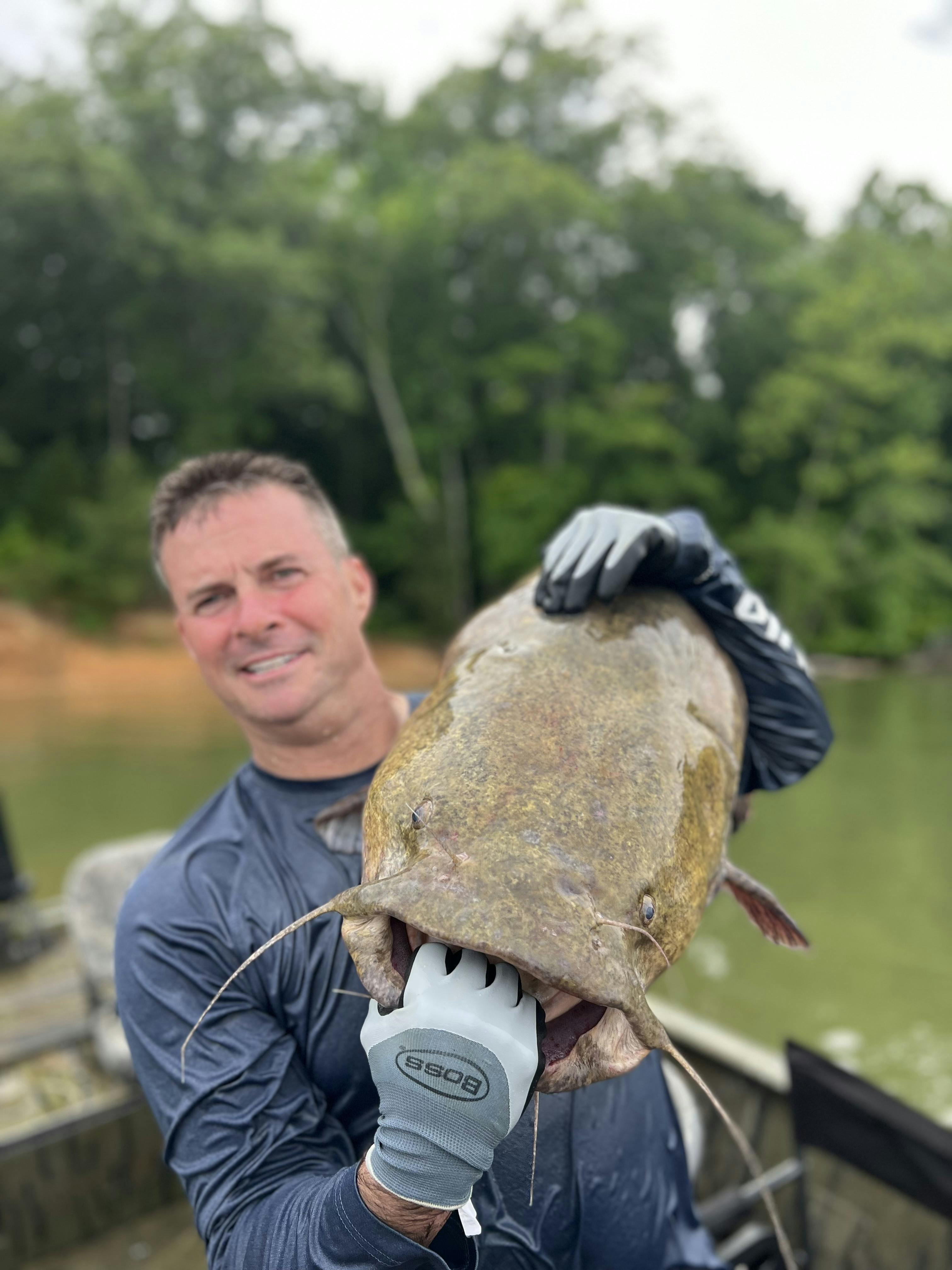 Noodling Guide on Kentucky Lake Loveless Outdoor Adventures